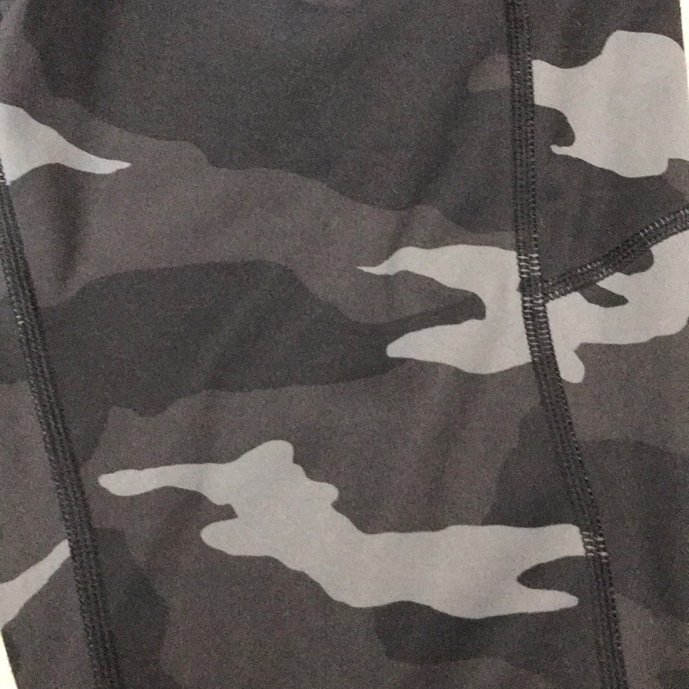 Athleta Camo Contender 7/8 Tight Leggings Black - Picture 5 of 10
